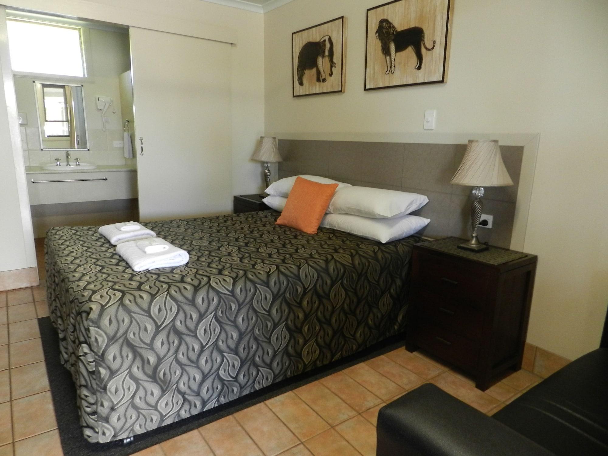 Golden Palms Motor Inn Bundaberg Esterno foto