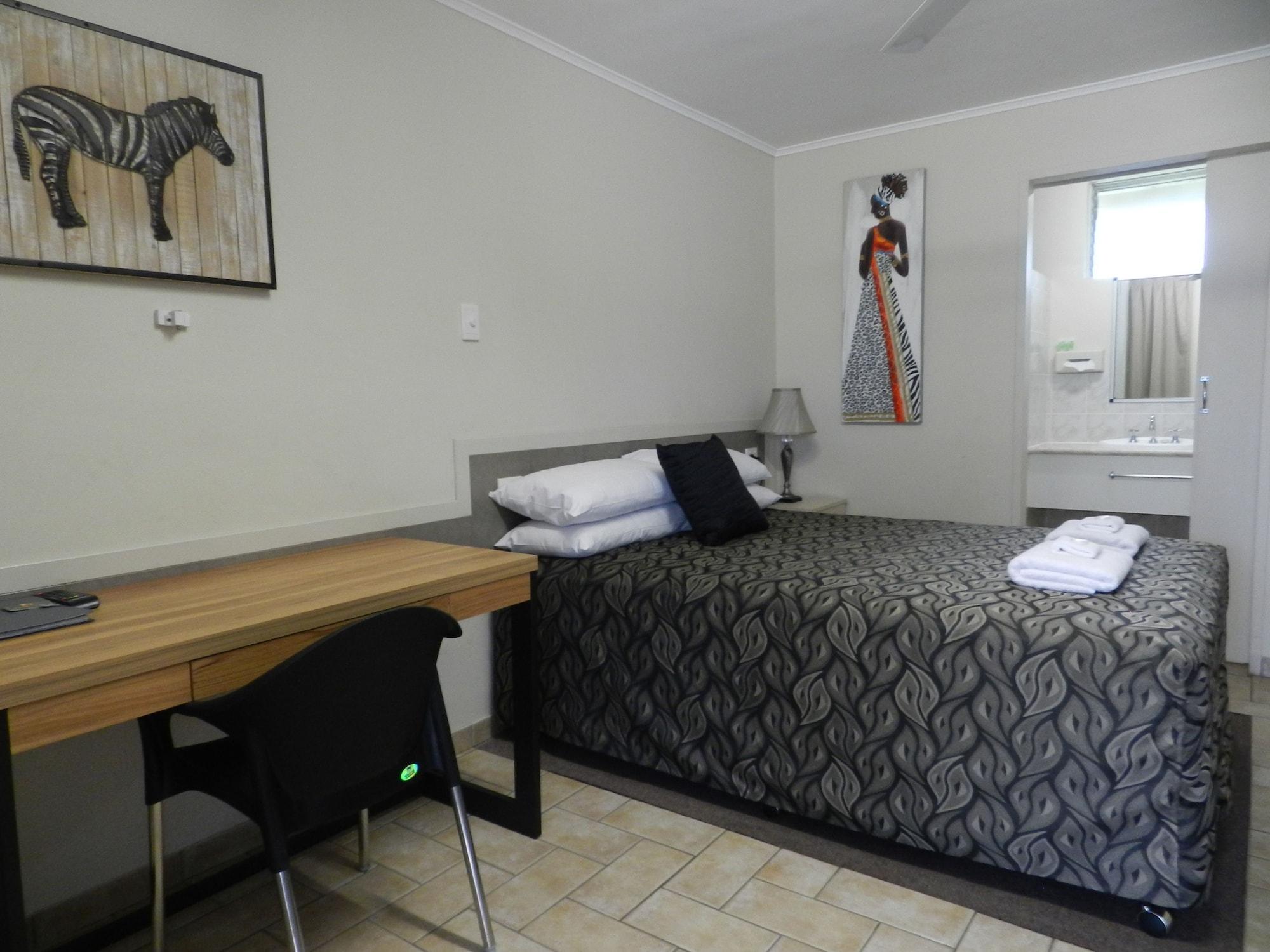 Golden Palms Motor Inn Bundaberg Esterno foto