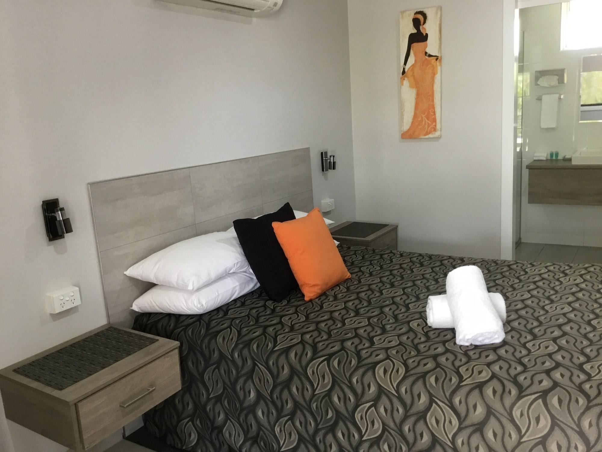 Golden Palms Motor Inn Bundaberg Esterno foto