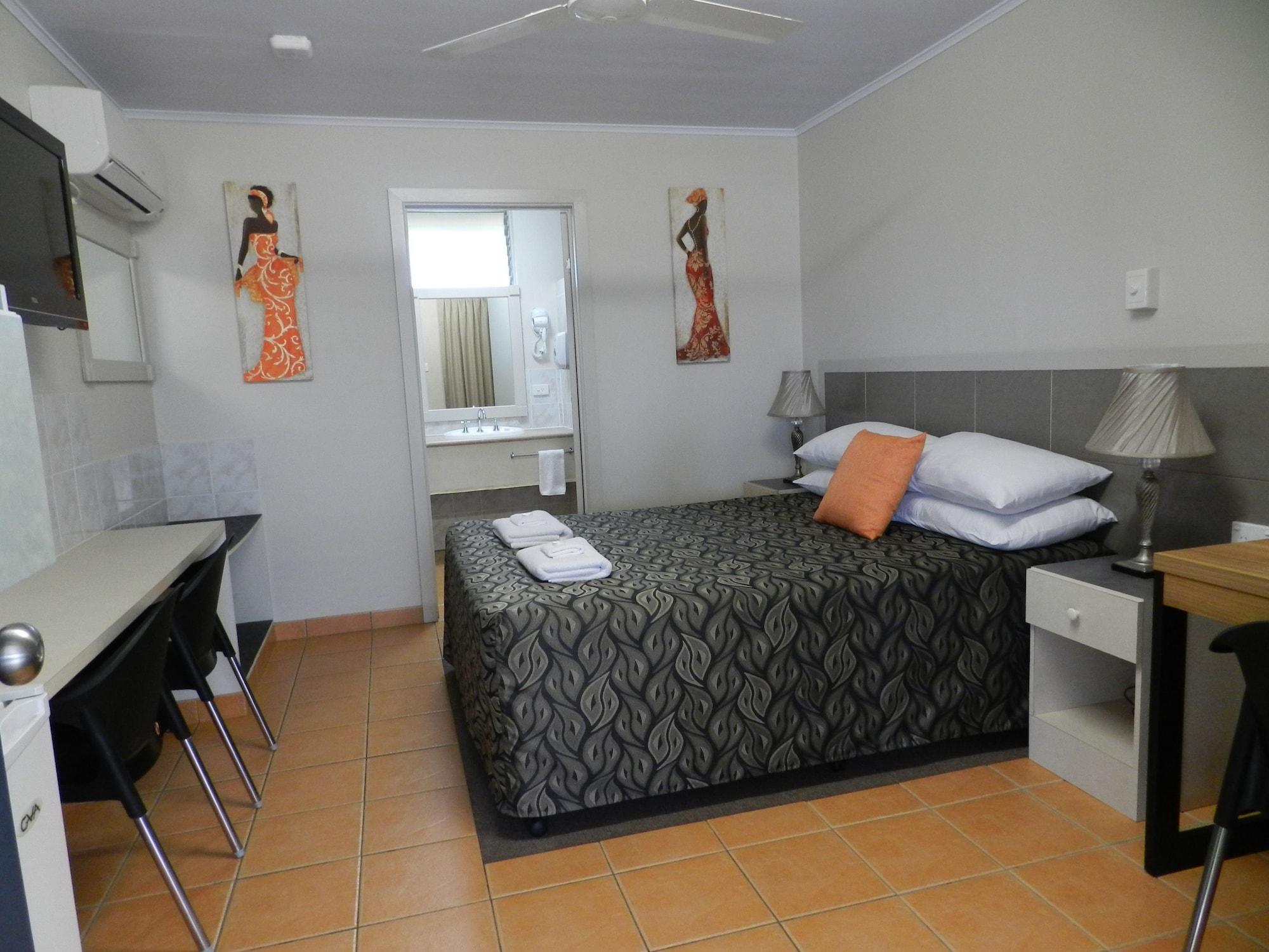 Golden Palms Motor Inn Bundaberg Esterno foto