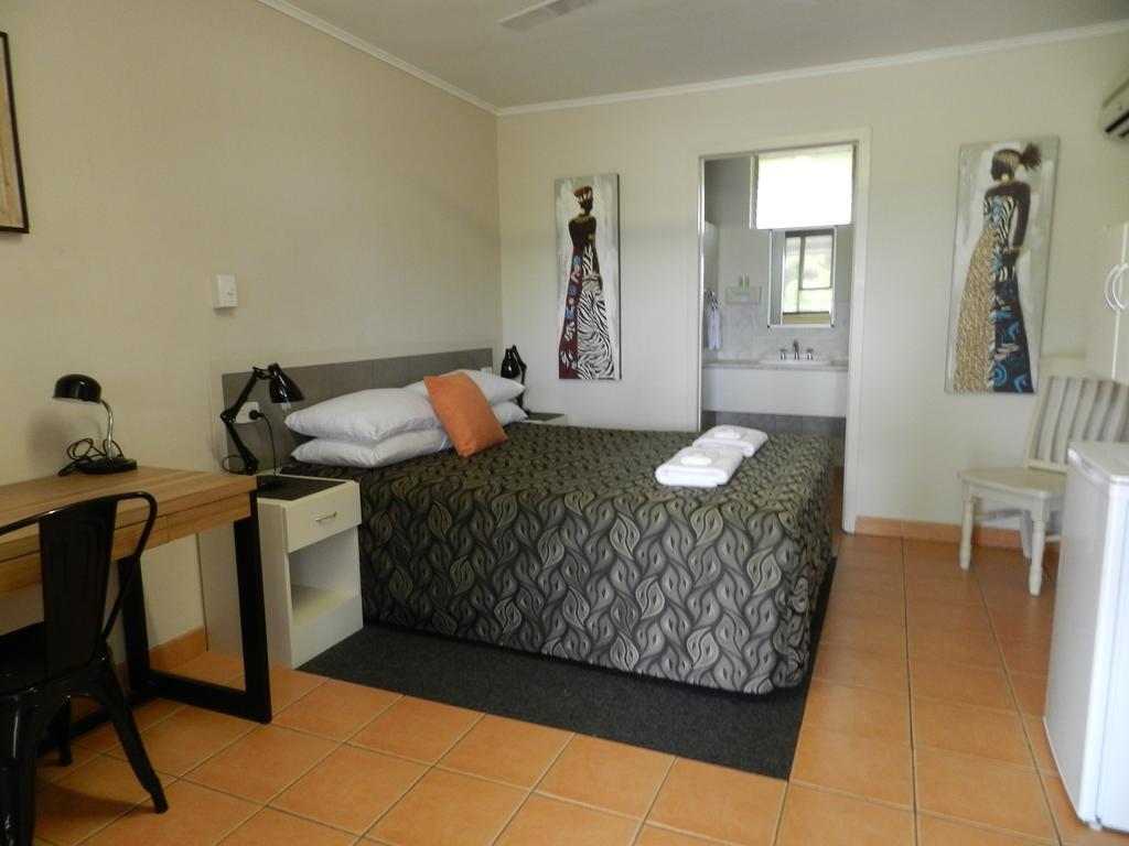 Golden Palms Motor Inn Bundaberg Esterno foto